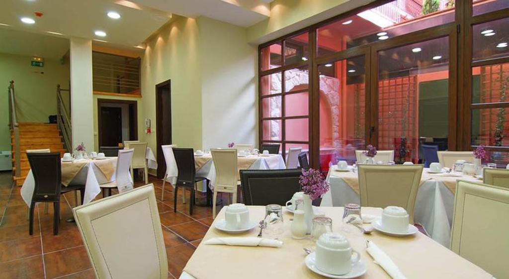 Hotel Leto Delphi Bagian luar foto