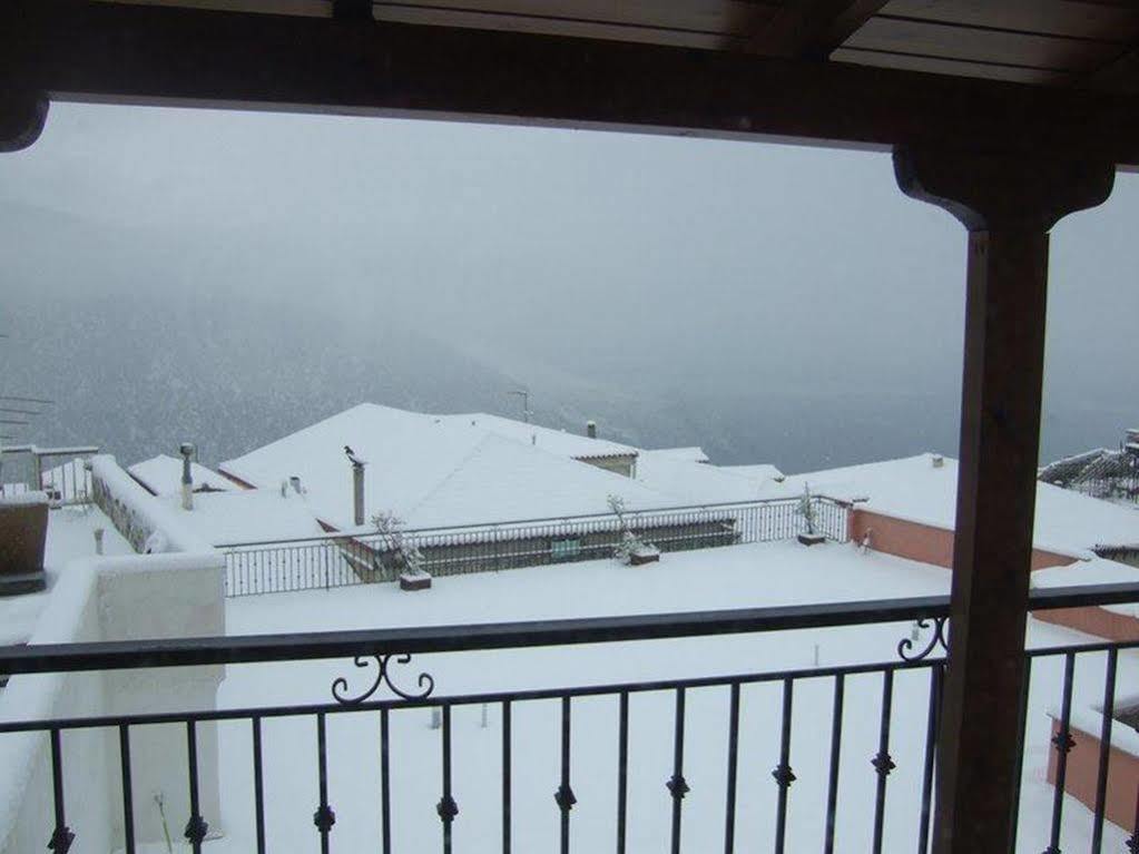 Hotel Leto Delphi Bagian luar foto